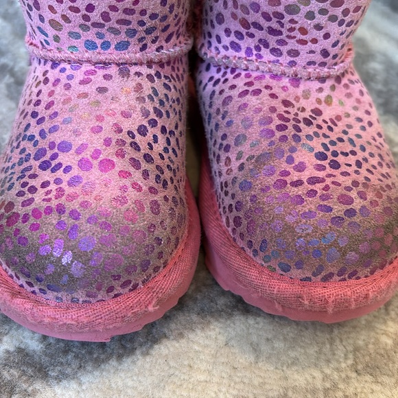 Ugg Australia Girls Classic II Stellar  Pink Shimmer Leopard Boots 7 toddler - Picture 3 of 8